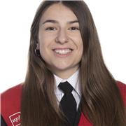 Me defino como una chica atenta, responsable y trabajadora, con ganas de enseñar y a ayudar a alumnos diferentes idiomas.